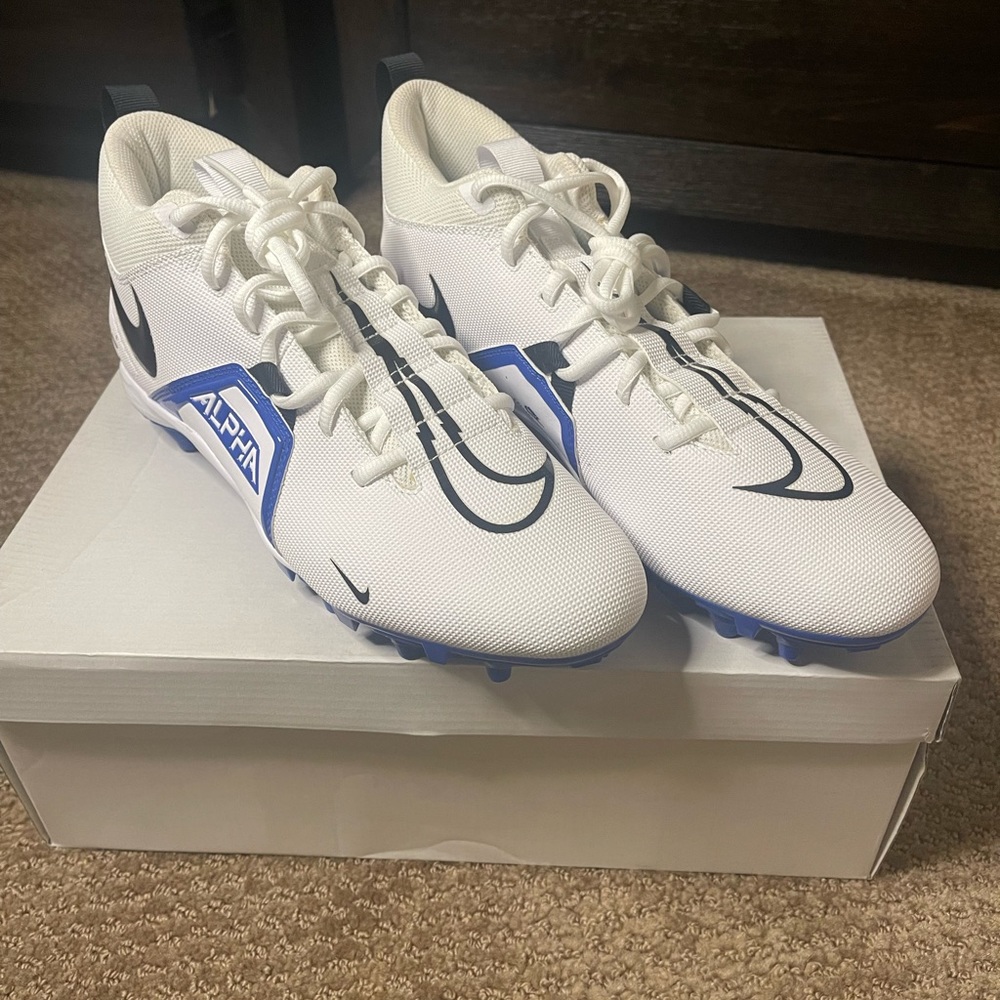 Nike Men's 11 Alpha Menace 3 Shark Football Cleats